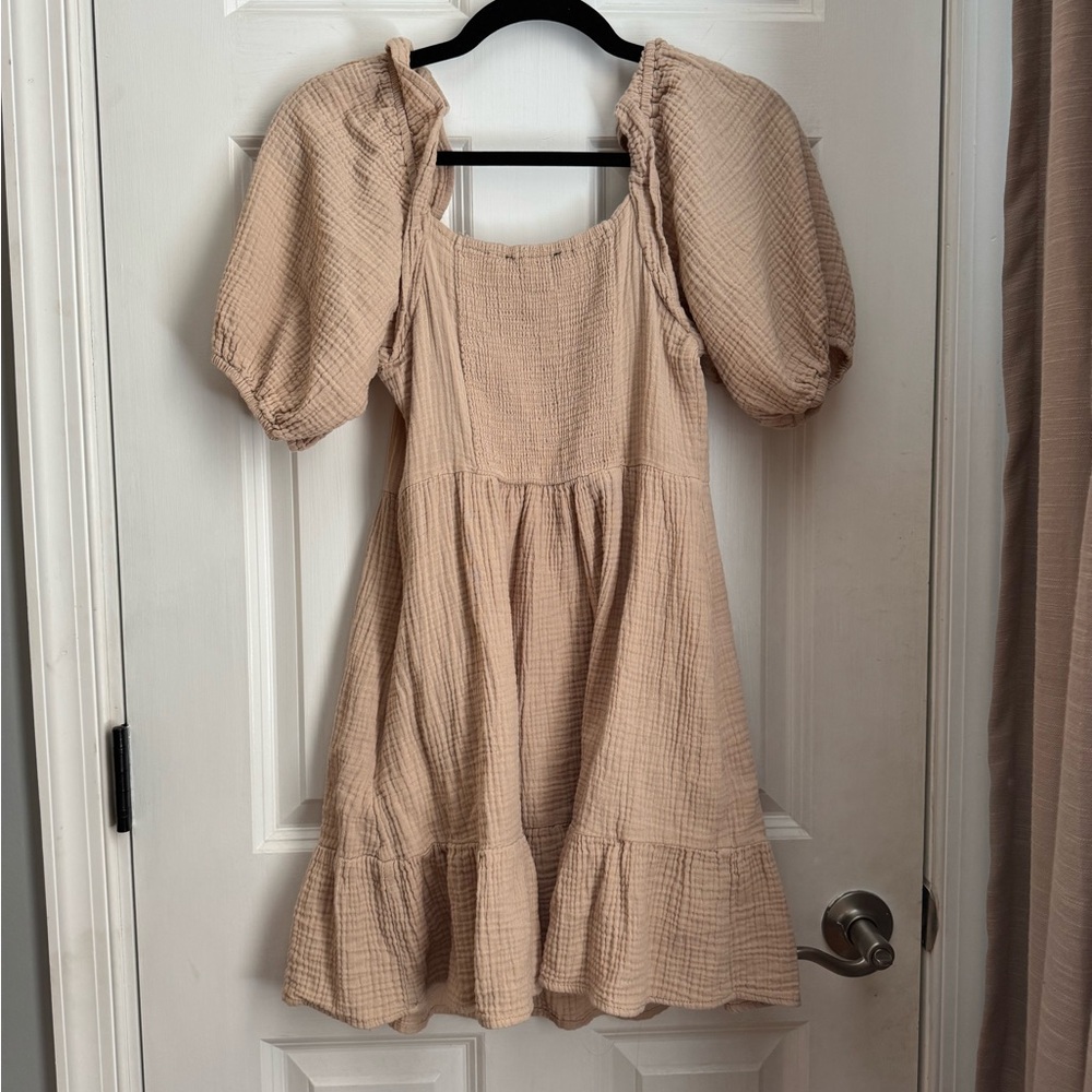 Chic Puff Sleeve Dress in Beige